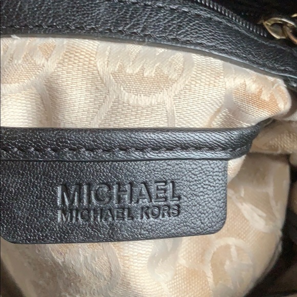 Michael Kors Bag. - Picture 8 of 8